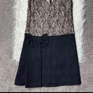 Beautiful RED Valentino Lace Cocktail Dress. Size 40/8 . Condition: Excellent.